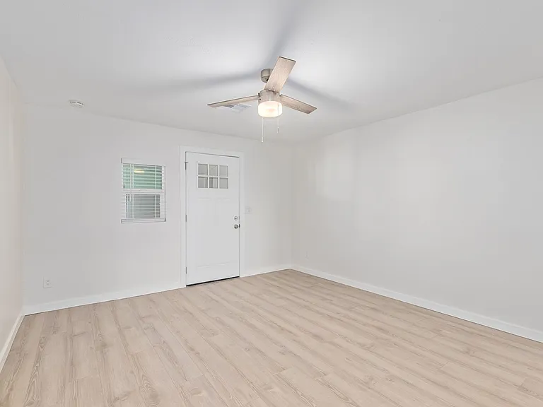 312 E Kinderman Dr #1 — Photo 11