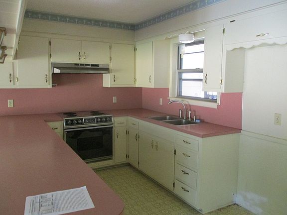 5th image of 2220 NW 40th St