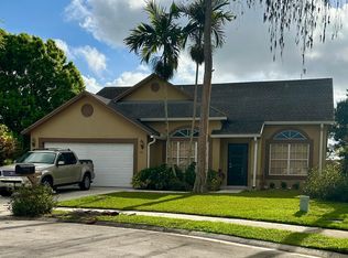 112 Princess Ct, Royal Palm Beach, FL 33411