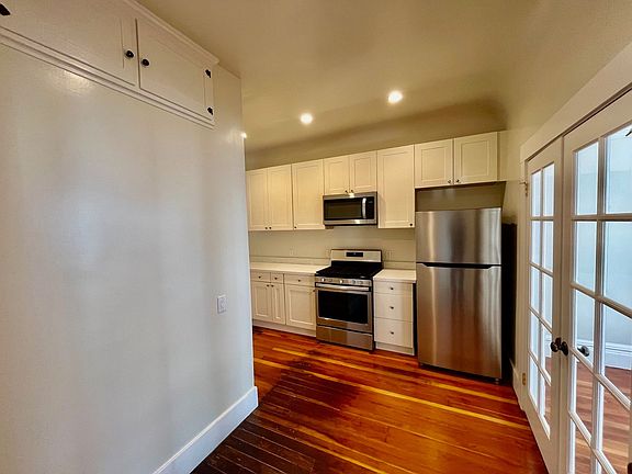 5th image of 324-328 Baker St #5