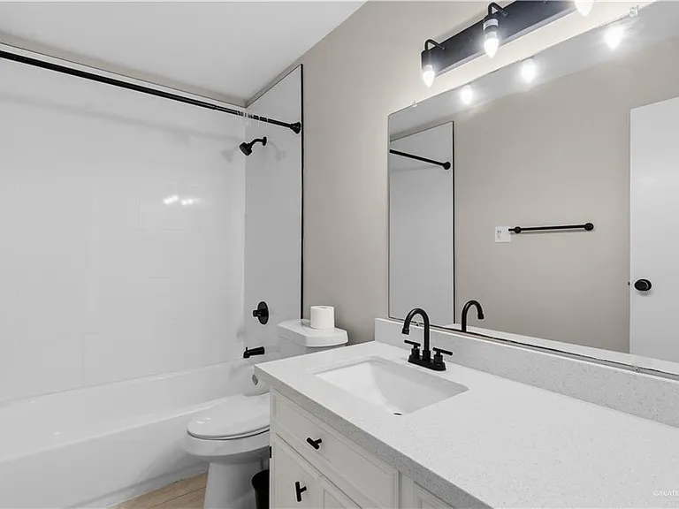 1111 Wisteria Ave — Photo 10