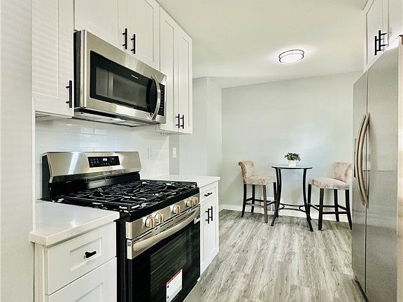 4th image of 13601 Eastwood Blvd