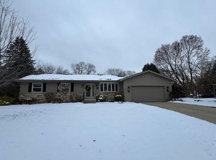 153 Greenbriar Dr, Sun Prairie, WI 53590