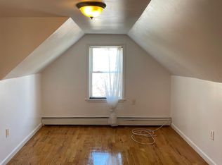 4439 Mundy Ln, Bronx, NY 10466