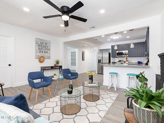3rd image of 1324 MURRAY Drive