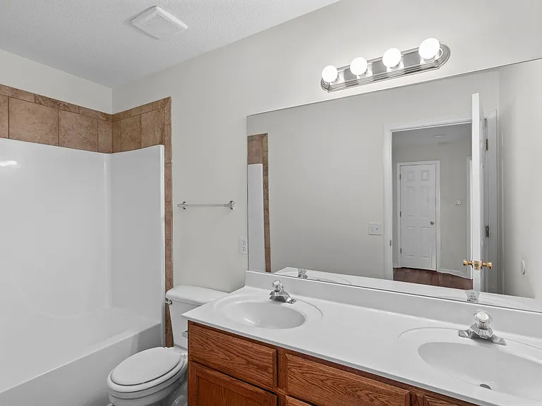 2409-2411 Northampton Dr. — Photo 28
