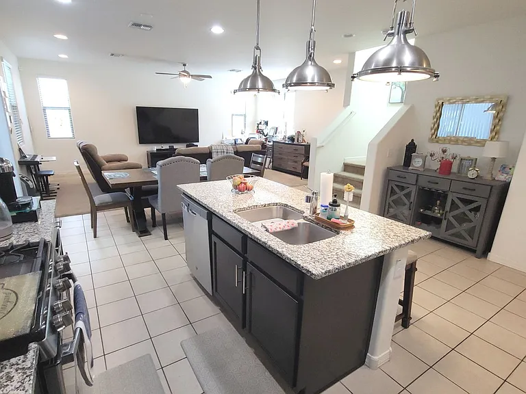1648 S 82nd Way — Photo 5