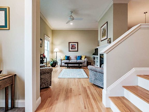 5th image of 17 Waldron Dr #17