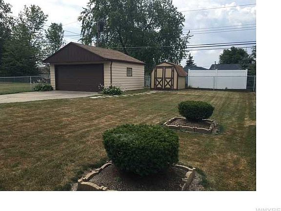 3rd image of 327 Desmond Dr