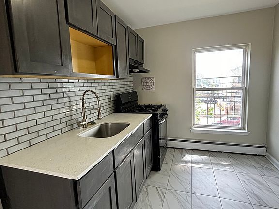 2nd image of 105 Lincoln Ave #23C