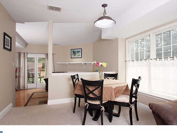4th image of 23 Willow Ct
