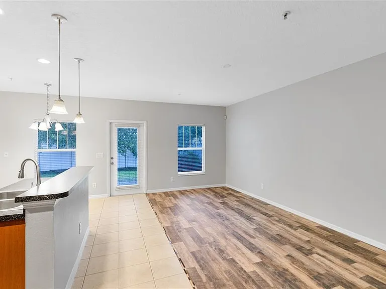 2064 Cypress Bay Blvd — Photo 8