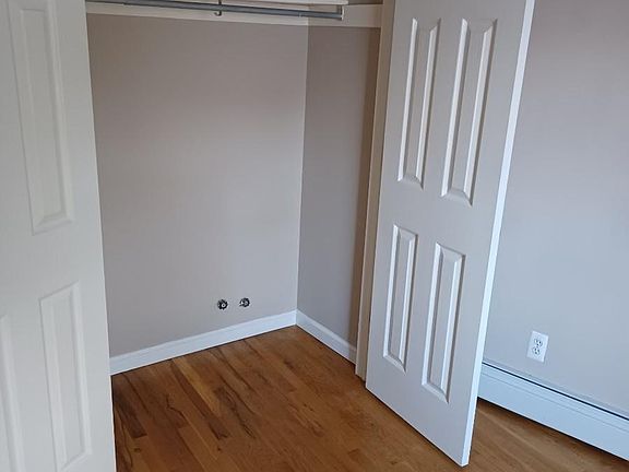 5th image of 133 Hillside Pl APT 2C