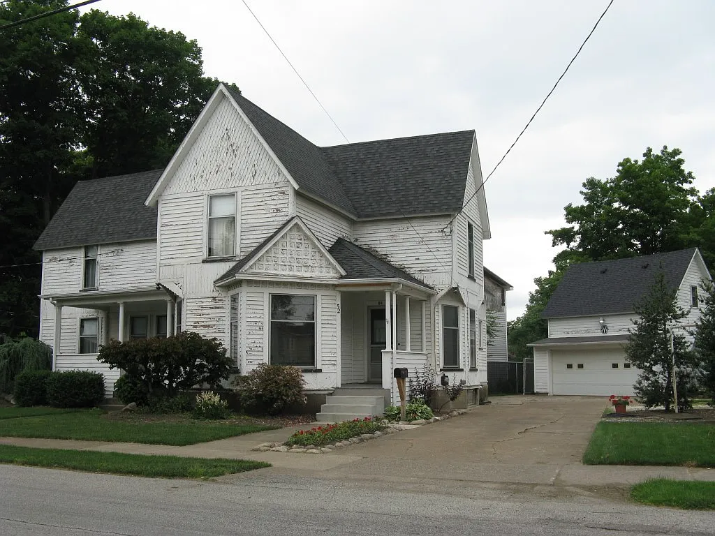 52 Clay St photo 1