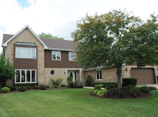 1515 Laburnum Rd, Hoffman Estates, IL 60192