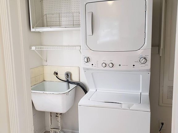 3rd image of 10597 Ayres Ave #0