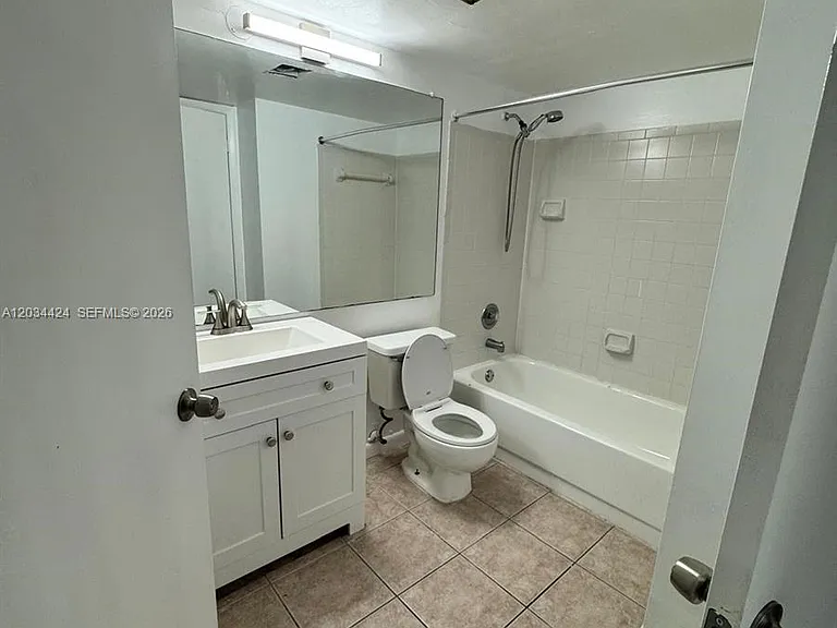 911 Coral Club Dr #911 — Photo 10