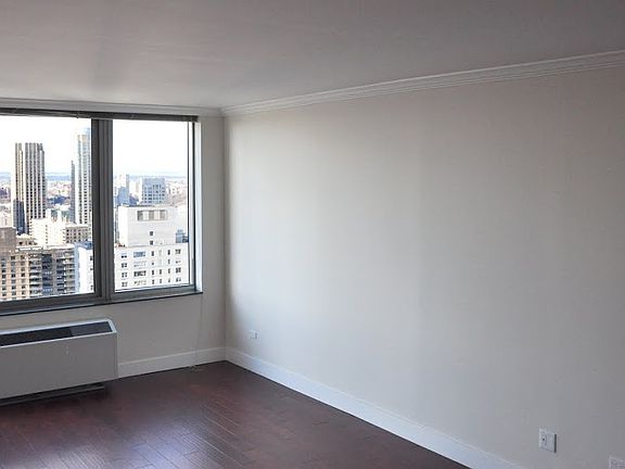 5th image of 111 W 67th St APT 41C