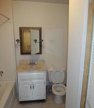 2nd image of 1110 N California Ave APT 1R