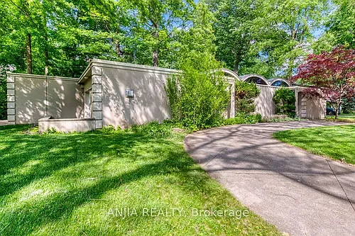 2419 Lionheart Cres Photo 1