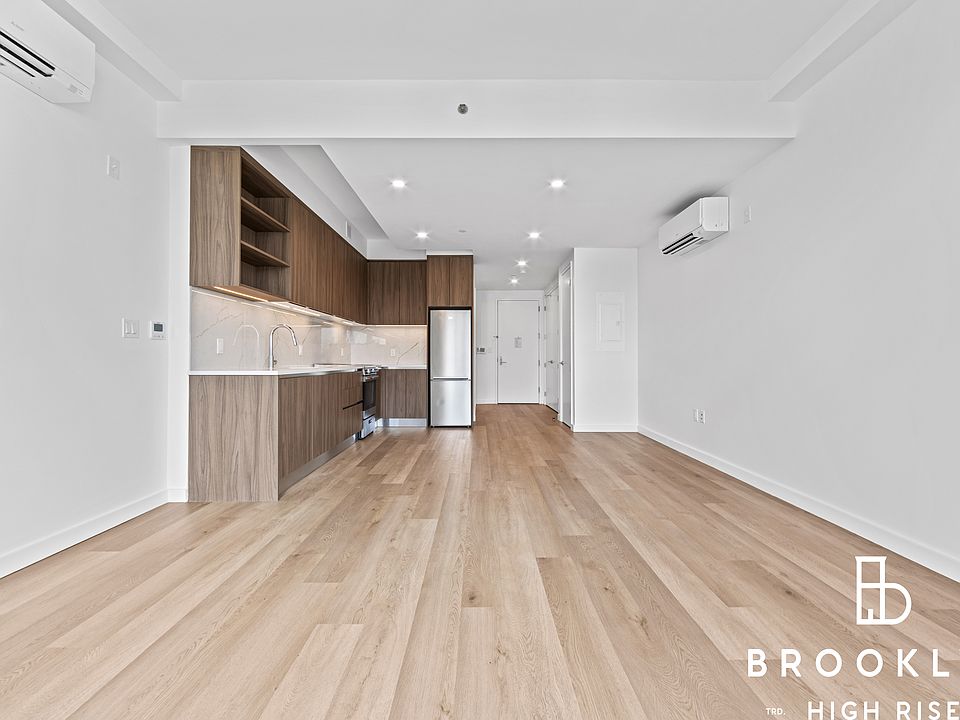 1st image of 50 E 10th St #502