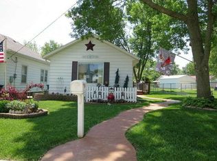 215 Hartman Ave, Waterloo, IA 50701