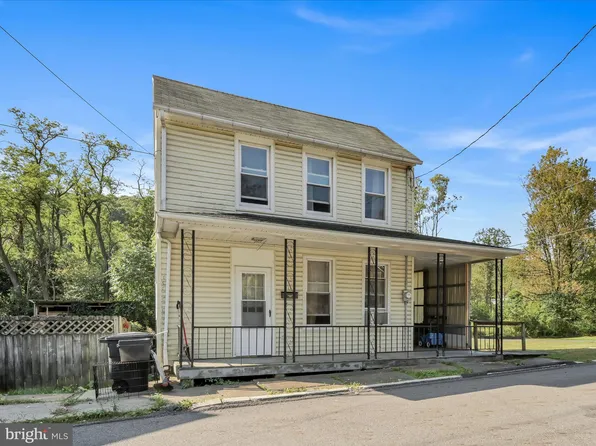 325 W Philadelphia St, Donaldson, PA 17981