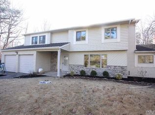 14 Watermill Way, Ridge, NY 11961