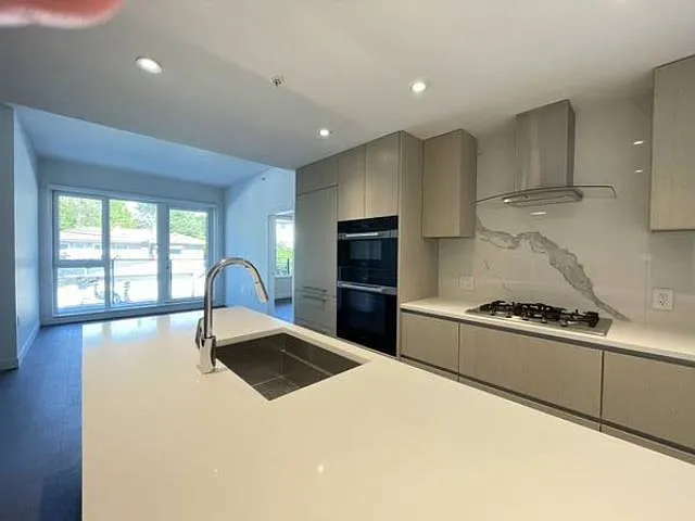 2 bed, 982 sqft, $3,450 — Photo 4
