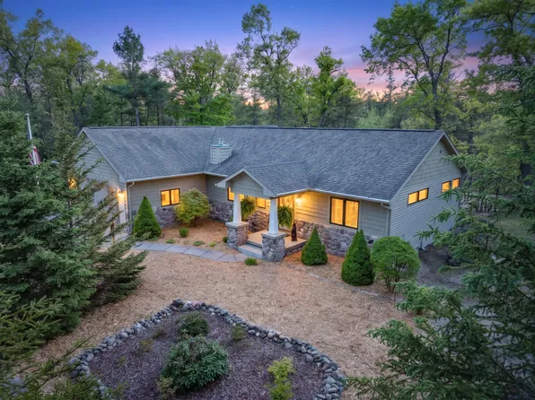 5134 Big Sky Trl, Indian River, MI 49749
