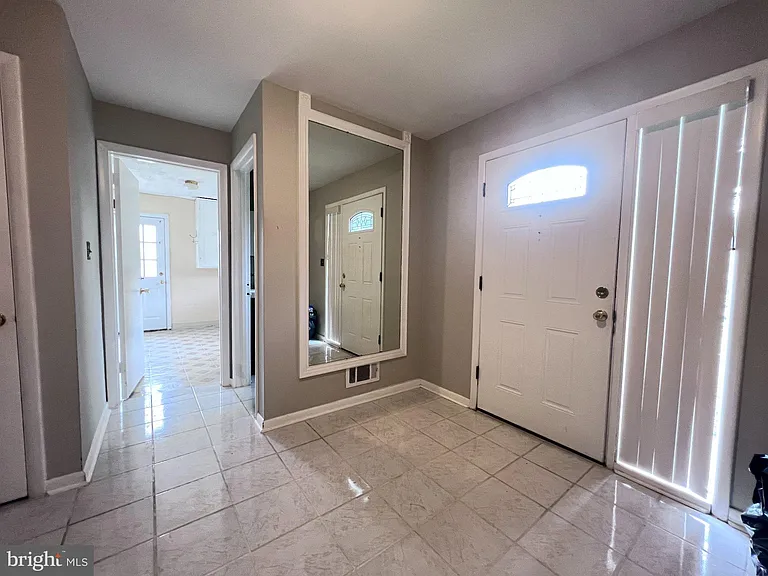 8407 Thornton Rd — Photo 11