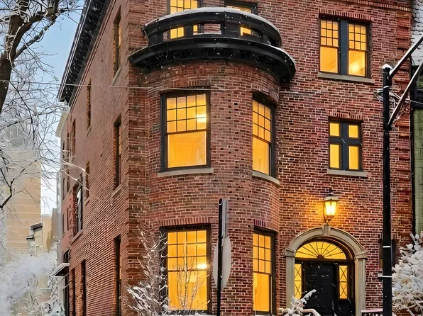 1401 N Astor St, Chicago, IL 60610