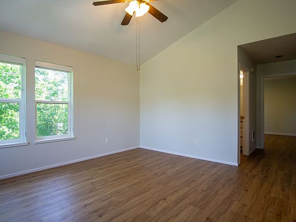 5th image of 212 SW Meade St APT 7