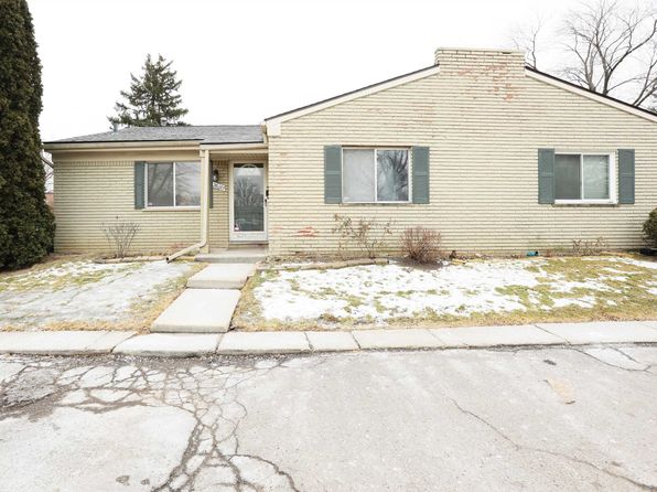 26065 Franklin Pointe Dr, Southfield, MI 48034
