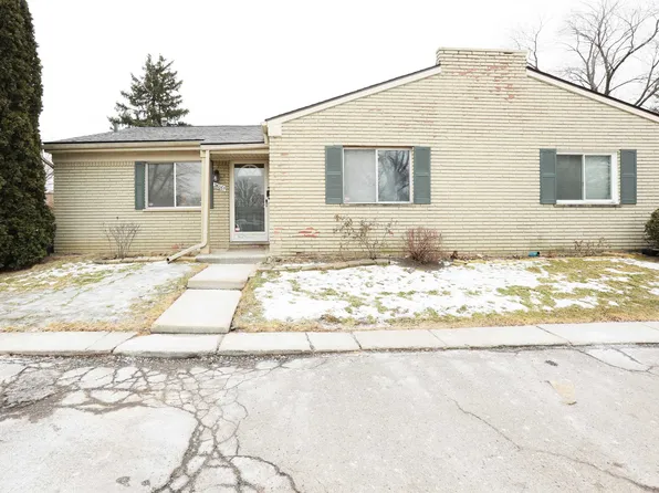 26065 Franklin Pointe Dr, Southfield, MI 48034
