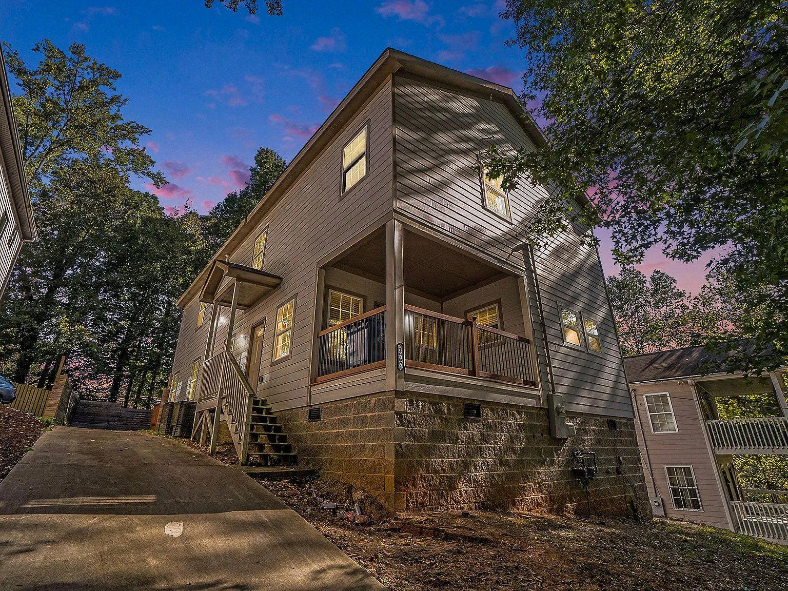 4 bed, 4.5 bath, 2000 sqft, $1,070 — Photo 3