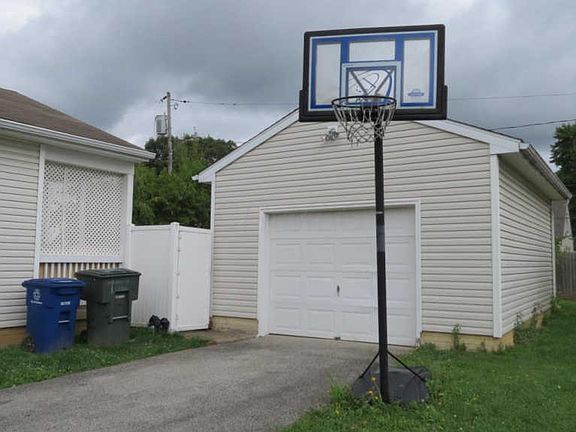 3rd image of 1208 John McCoy Cir