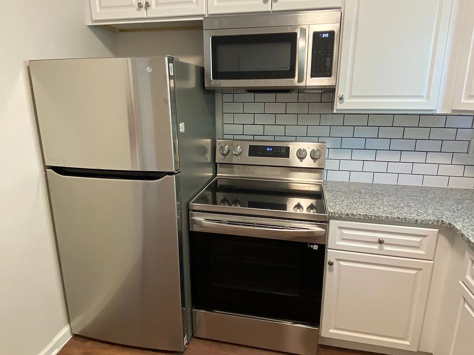 New Stove, Mounted Microwave & New Fridge
