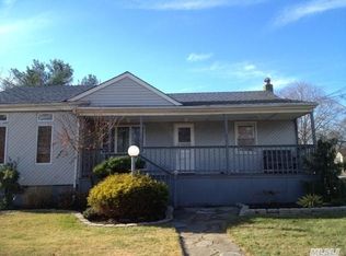 732 Connetquot Ave, Islip Terrace, NY 11752
