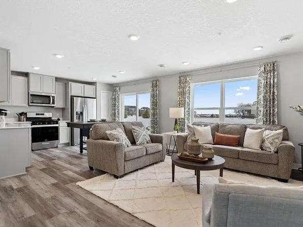 12724 Ashbury Pkwy, Rogers, MN 55374