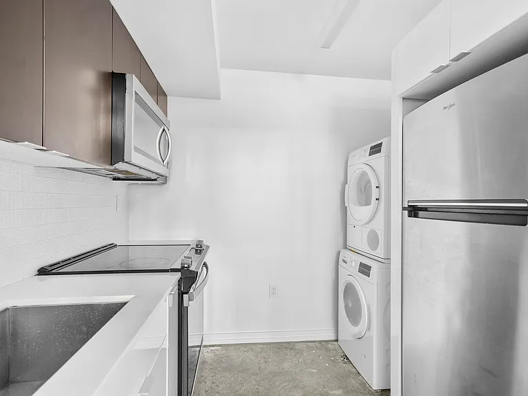458 N 5th St #3 — Photo 8