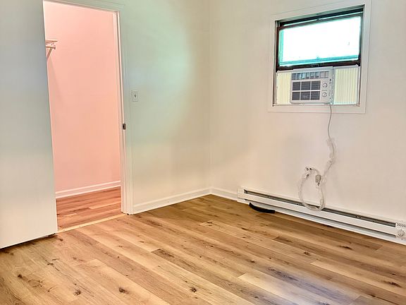 5th image of 711 W Bergera Rd APT 2