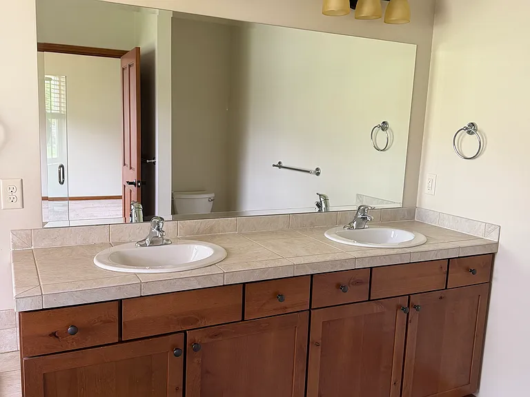 246 S Hanley Ave — Photo 13