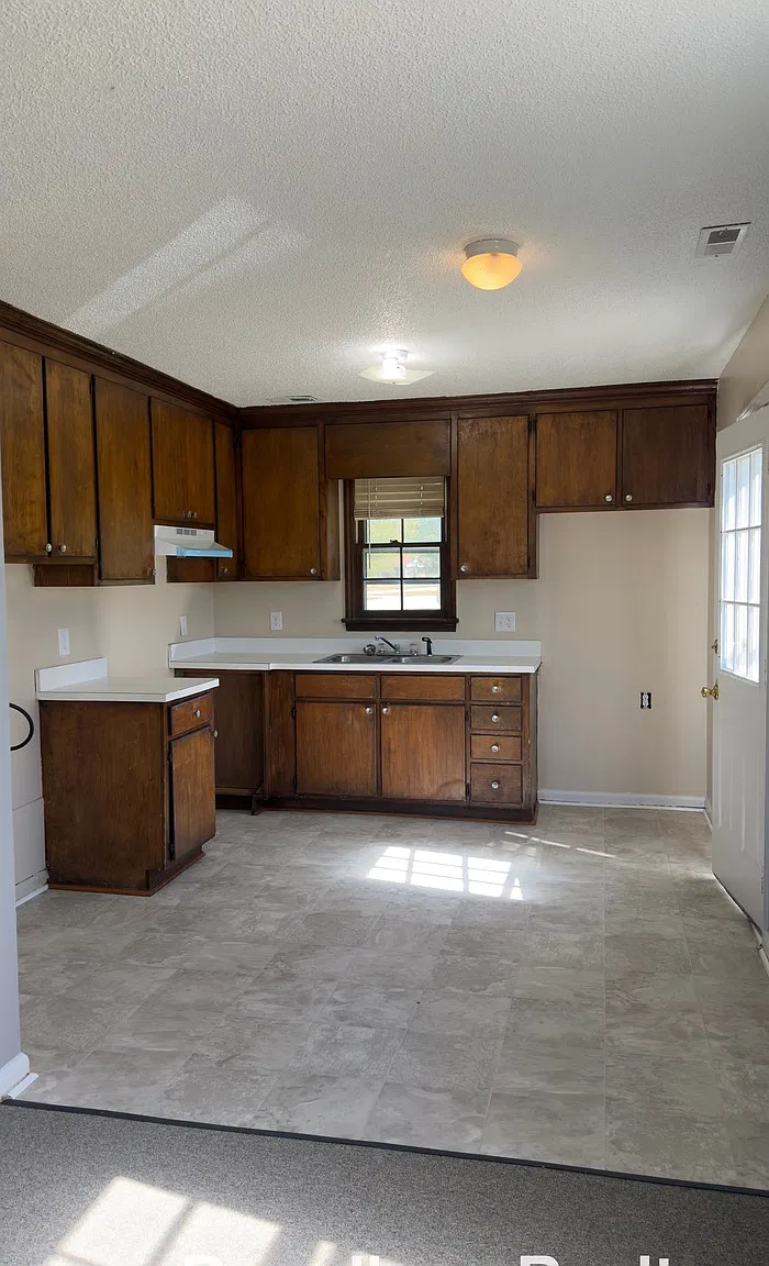 3 bed, 1.5 bath, 950 sqft, $1,000 — Photo 4