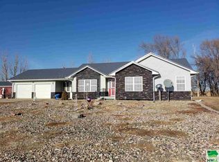 18925 C16, Akron, IA 51001