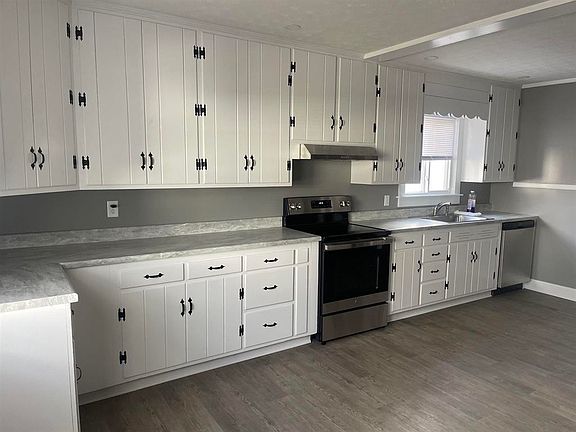 2nd image of 303 E 24th St