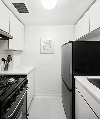 Sold by Douglas Elliman | media 14