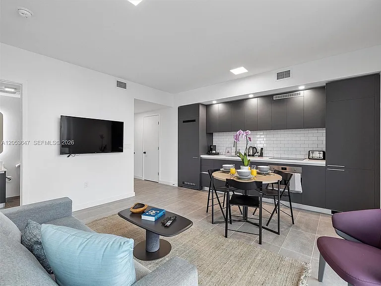 227 NE 2nd St #2706 — Photo 7
