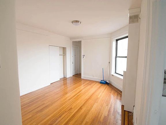 4th image of 30-95 29th St #5A