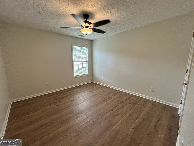 3051 Kentmere Dr — Photo 16